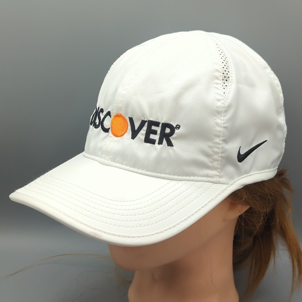 Discover Credit Card Nike Club Cap Hat Size M/L White Strapback Adjustable